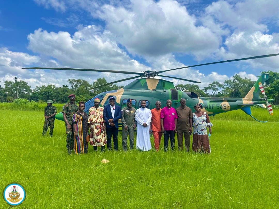 NigAirForce's tweet image. NAF engages south-east stakeholders, bolsters peace through dialogue
In a move to consolidate peace and strengthen public trust in Nigeria’s security architecture, the Nigerian Air Force (NAF), through the Air Component of Operation UDO KA, has intensified non-kinetic efforts…
