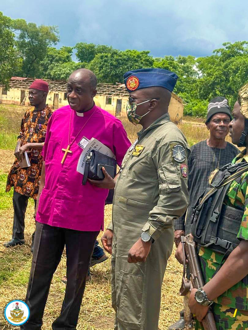 NigAirForce's tweet image. NAF engages south-east stakeholders, bolsters peace through dialogue
In a move to consolidate peace and strengthen public trust in Nigeria’s security architecture, the Nigerian Air Force (NAF), through the Air Component of Operation UDO KA, has intensified non-kinetic efforts…