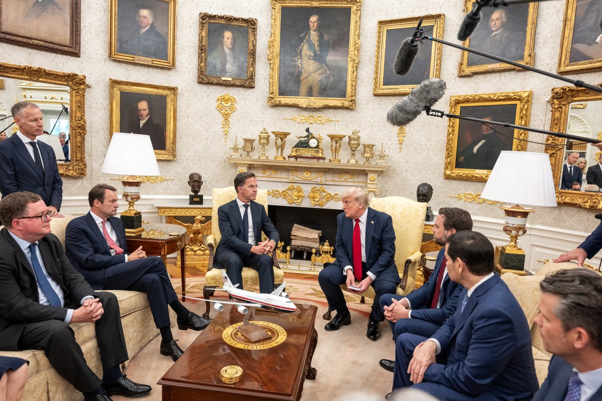 The White House (@whitehouse) on Twitter photo President Donald J. Trump hosts a meeting with NATO Secretary General <a href="/SecGenNATO/">Mark Rutte</a> Mark Rutte in the Oval Office. 🇺🇸 President Donald J. Trump hosts a meeting with NATO Secretary General <a href="/SecGenNATO/">Mark Rutte</a> Mark Rutte in the Oval Office. 🇺🇸