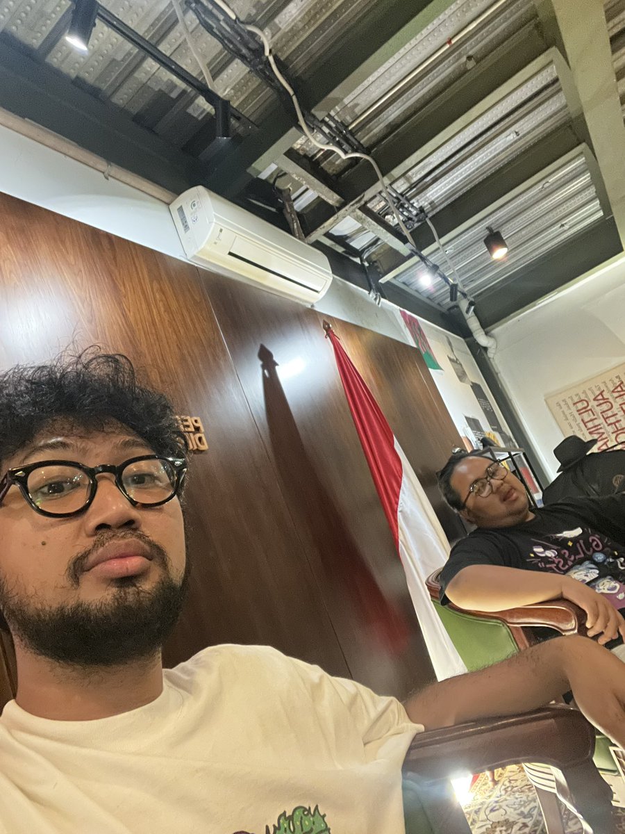 tepat 1 bulan kepergian lu nih <a href="/gustiwiw/">Gusti Irwan Wibowo</a>. makasih yak lagu lu enak semua🫶🏼