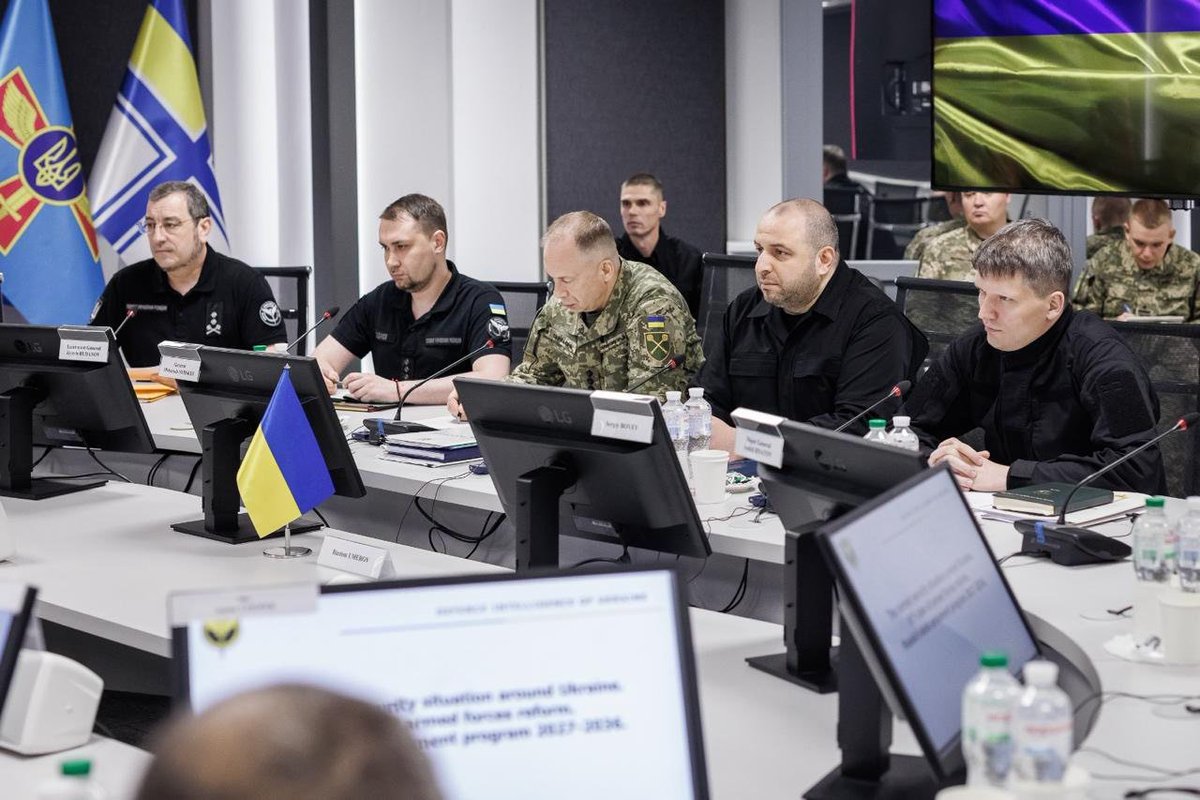 NOELREPORTS 🇪🇺 🇺🇦 (@noelreports) on Twitter photo Ukrainian commanders Syrskyi, Hnatov, and Budanov briefed Gen. Keith Kellogg on the operational situation, Russian plans, and Russia’s preparations for war against NATO, Defense Minister Umerov said. 
Ukraine outlined urgent military needs and emphasized readiness for a Ukrainian commanders Syrskyi, Hnatov, and Budanov briefed Gen. Keith Kellogg on the operational situation, Russian plans, and Russia’s preparations for war against NATO, Defense Minister Umerov said. 
Ukraine outlined urgent military needs and emphasized readiness for a