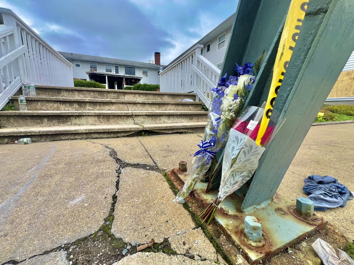 RyanWelchPhotog's tweet image. Two bouquets of flowers sit outside of the Gabriel House in Fall River, where last night a fire claimed the lives of 9 individuals who lived here. @wpri12