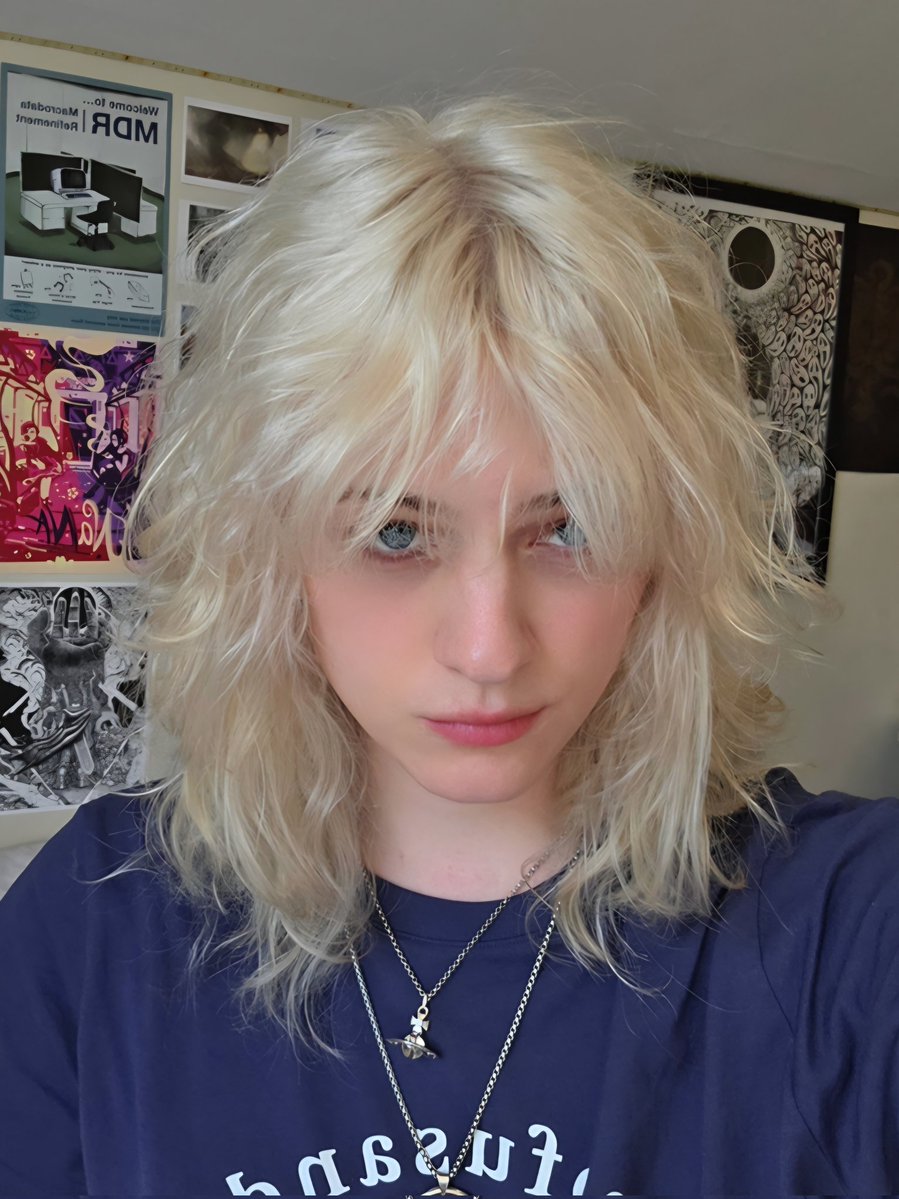 valerbii's tweet image. It&apos;s pretty girl hours 🤍