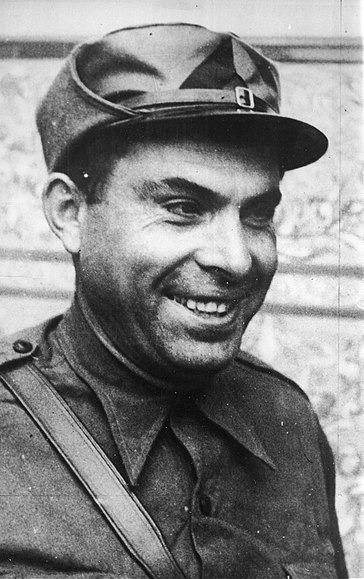 Working Class History (@wrkclasshistory) on Twitter photo #OtD 14 Jul 1896 Spanish anarchist, rail mechanic & Civil War fighter Buenaventura Durruti was born. Involved in strikes, uprisings and bank robberies across Europe and Latin America, he was killed in Madrid during the civil war. 500k attended his funeral stories.workingclasshistory.com/article/8575/b… #OtD 14 Jul 1896 Spanish anarchist, rail mechanic & Civil War fighter Buenaventura Durruti was born. Involved in strikes, uprisings and bank robberies across Europe and Latin America, he was killed in Madrid during the civil war. 500k attended his funeral stories.workingclasshistory.com/article/8575/b…