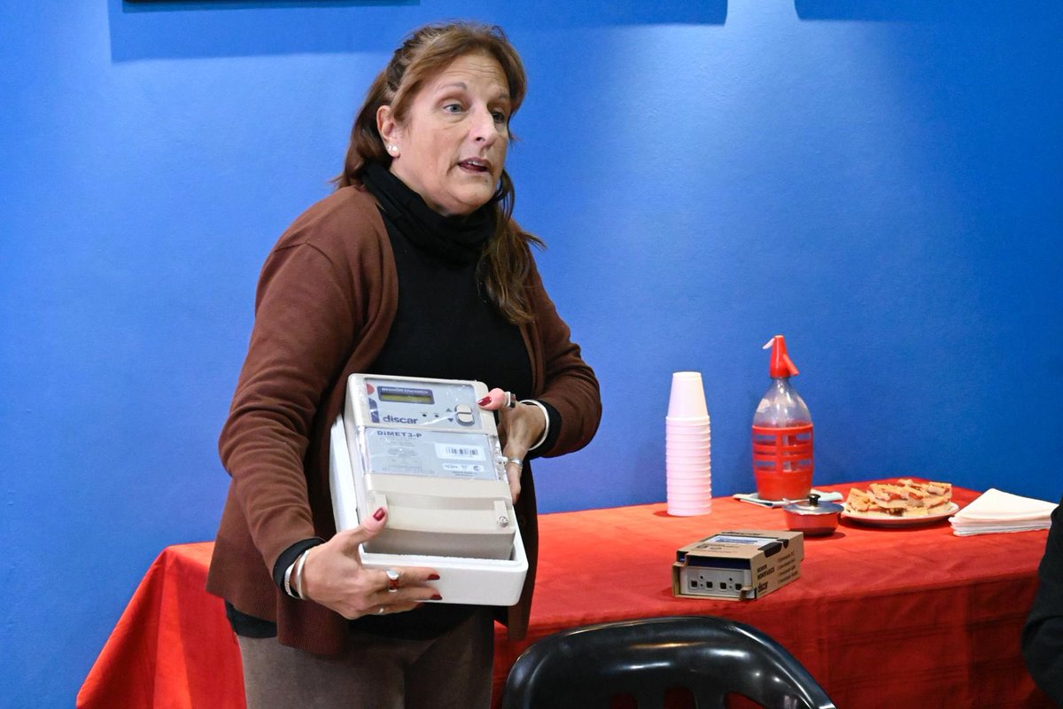 MinCoopCba's tweet image. La Cooperativa Eléctrica y de Servicios Públicos de #Miramar recibió un aporte de $20 millones del programa de Fortalecimiento. El legislador Gustavo Tevez entregó el apoyo que permitirá seguir invirtiendo en servicios para la comunidad.
#SeguimosHaciendo