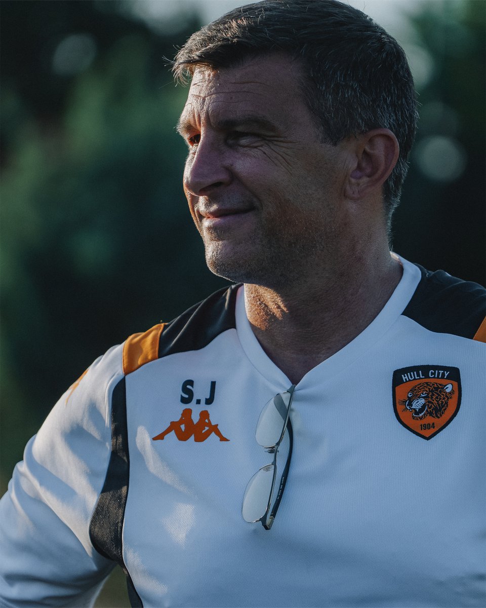 Hull City tweet media