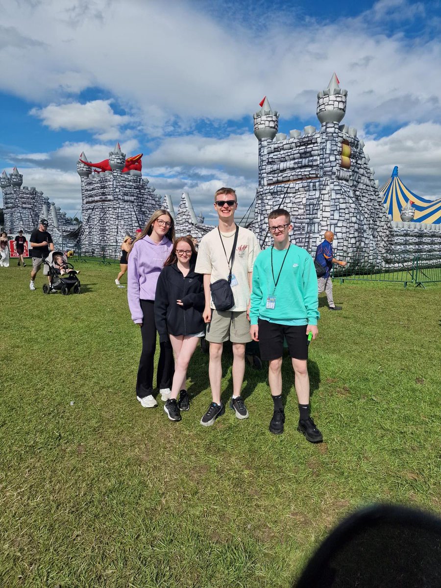 Terminal One Youth Centre (@terminaloneyc) on Twitter photo Some more photos of our young people who had an absolutely amazing and memorable time at the <a href="/youthbeatz1/">Youth Beatz</a> Music Festival. ✨ 😍 Thanks again to all the organisers and acts for another awesome weekend. 🤩🎶🎸🎵🎹🥁🤘🏻👩🏻🎤🫶🏻✌🏻 #youthbeatz #YB25 dum Some more photos of our young people who had an absolutely amazing and memorable time at the <a href="/youthbeatz1/">Youth Beatz</a> Music Festival. ✨ 😍 Thanks again to all the organisers and acts for another awesome weekend. 🤩🎶🎸🎵🎹🥁🤘🏻👩🏻🎤🫶🏻✌🏻 #youthbeatz #YB25 dum