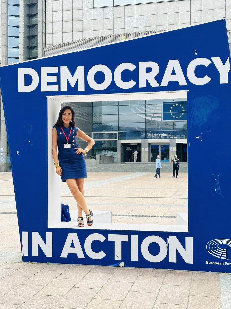SafaiDarya's tweet image. As someone who was born in an autocracy and grew up there until I was 25, I know better than anyone what a privilege it is to live in a democracy.
Democracy is a valuable thing.
And even though often it’s a difficult exercise and the outcome is not always what you would wish…