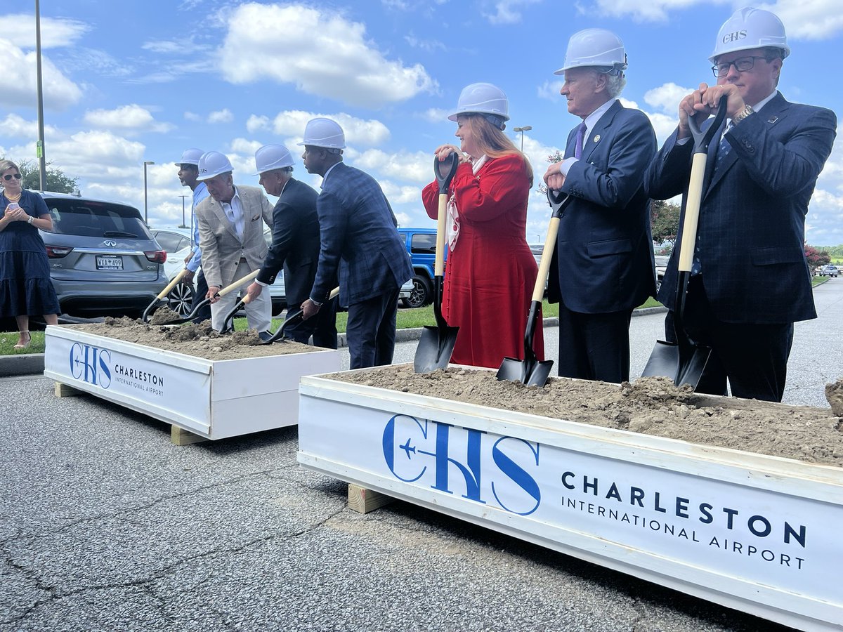 WebbWright's tweet image. Charleston International Airport announces the groundbreaking for their $105 million West Gates Expansion project. SC Senators Tim Scott and Lindsay Graham were on hand along with Governor Henry McMaster. The project expected
to wrap up at the end of 2026 @ABCNews4 #chsnews