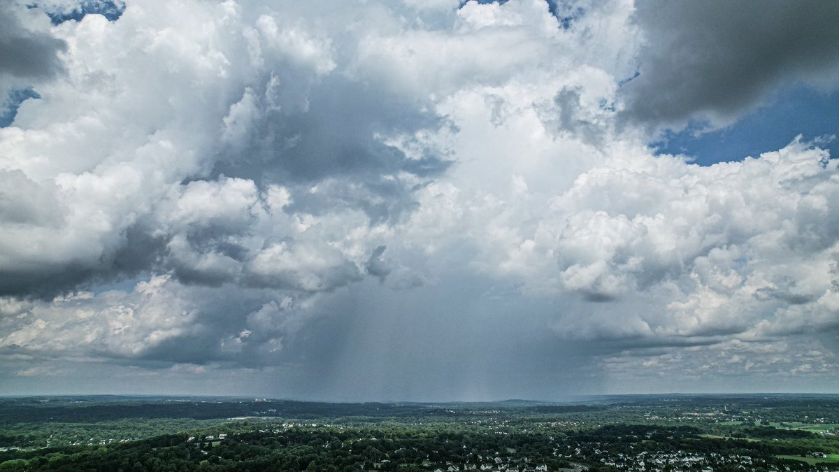 Aerial view of an isolated thunderstorm in Buckingham PA currently #pawx
