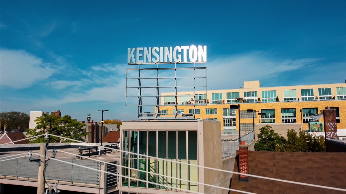 SeeTorontoNow's tweet image. Only have a quick stop in Toronto? Kensington Market is a must-see!
🛍️ Vintage shops for client gifts & souvenirs
🍷 Post-meeting drinks & eats
🎨 Unforgettable art & culture
#MeetinToronto #SeeTorontoNow
destinationtoronto.com/leisure-blog/p…