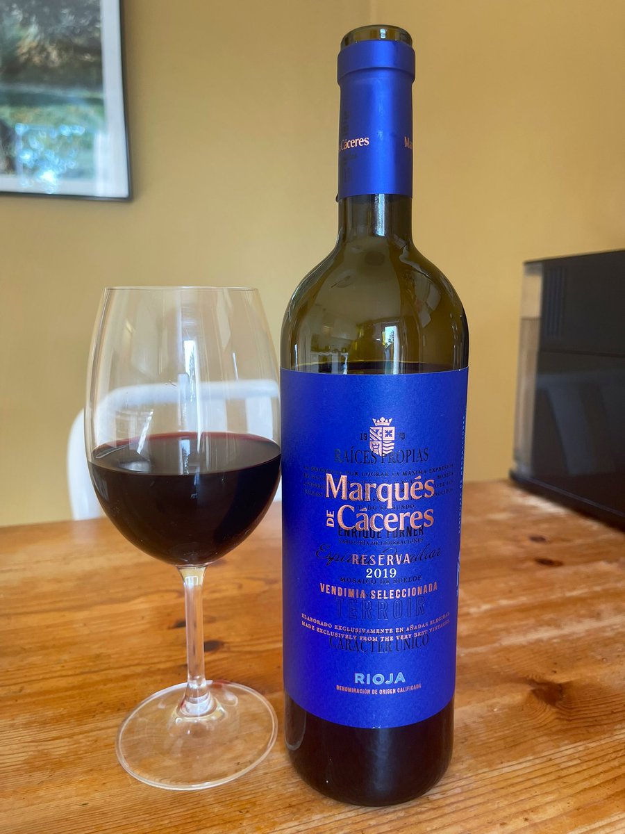 joukesp's tweet image. It’s late, Laura &amp;amp; friends!
Just a few drops of rain today but otherwise sunny, 78°F.
Ear dr. appt. in morning. Need new hearing aid!
Cooking dinner for #2Daughter!
Arroz de secreto. Very good except not the correct cut of meat!
Perfect ‘19 Reserva @caceres_marques!
Happy Tuesday