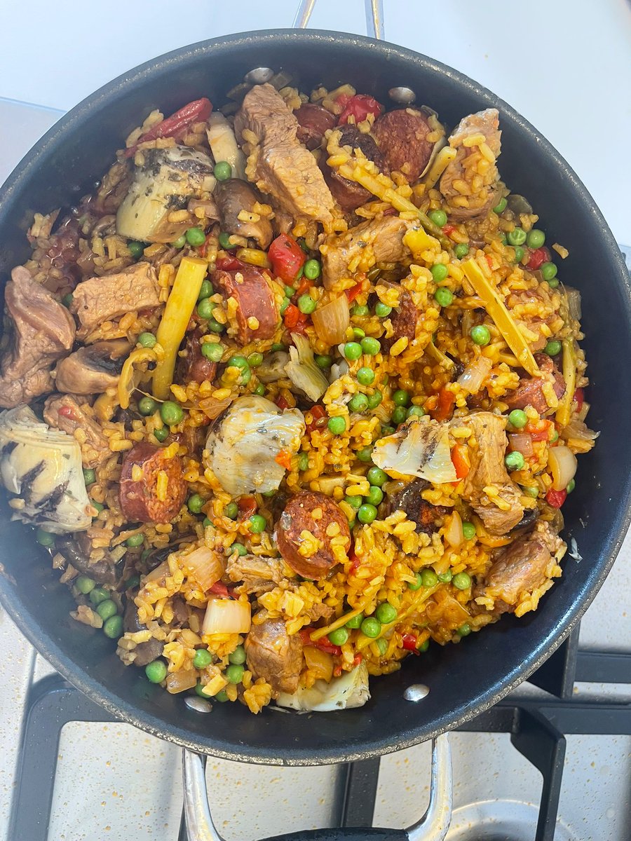 joukesp's tweet image. It’s late, Laura &amp;amp; friends!
Just a few drops of rain today but otherwise sunny, 78°F.
Ear dr. appt. in morning. Need new hearing aid!
Cooking dinner for #2Daughter!
Arroz de secreto. Very good except not the correct cut of meat!
Perfect ‘19 Reserva @caceres_marques!
Happy Tuesday