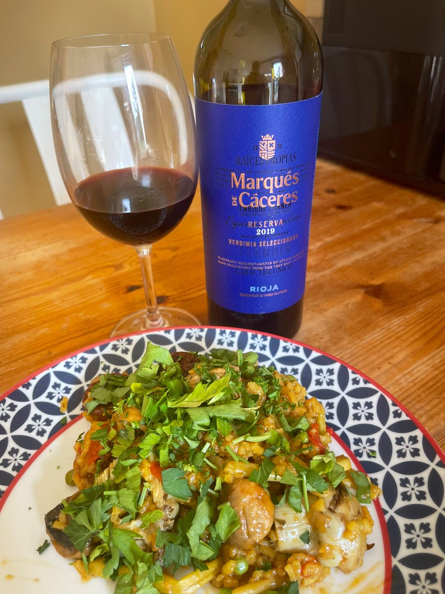 joukesp's tweet image. It’s late, Laura &amp;amp; friends!
Just a few drops of rain today but otherwise sunny, 78°F.
Ear dr. appt. in morning. Need new hearing aid!
Cooking dinner for #2Daughter!
Arroz de secreto. Very good except not the correct cut of meat!
Perfect ‘19 Reserva @caceres_marques!
Happy Tuesday