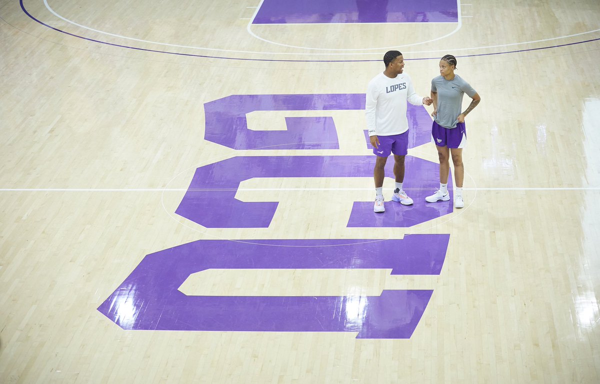 GCU_WBB's tweet image. Wishing Head Coach @CoachGandy a very happy birthday! ๐ ๐ฅณ
Have a great day, Coach!