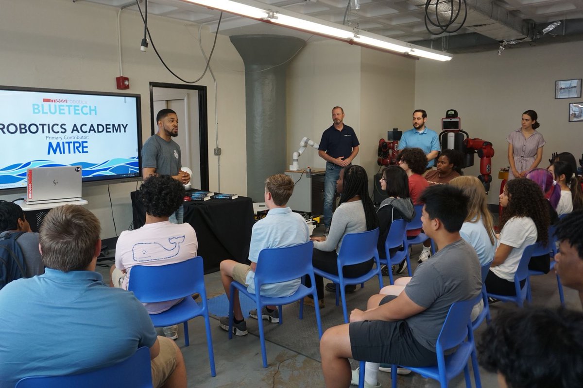 MassRobotics's tweet image. BlueTech Summer Academy day 1 🌊🐟
Learn more here: massrobotics.org/stem/summer-bl…
#stem #Bluetech #oceantech