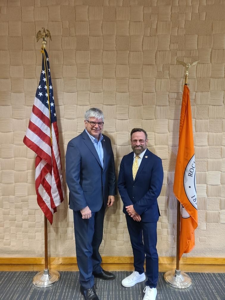 RIT_GovComm's tweet image. Our tour of introductions to @RITPresident continued today! Thanks @HarryBBronson for coming to campus today for a tour and meeting with our new President. Always great to see you!