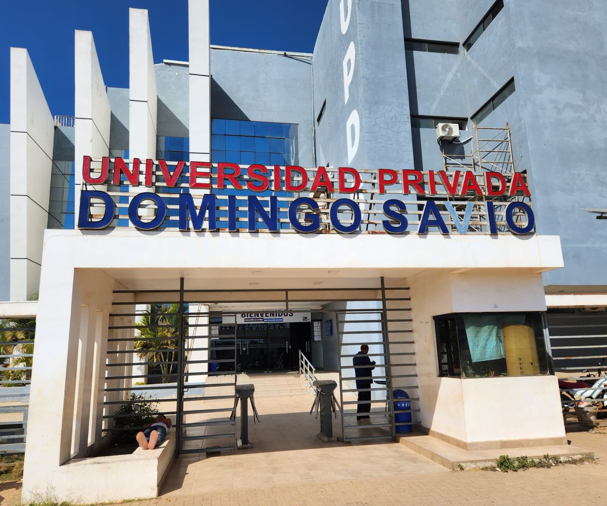 🇧🇴🤝 Hoy Manuel Herrera, Director de Relaciones Internacionales de #UNIR, y Luis Iriarte, Director de Proyectos de UNIR Bolivia, se reunieron en Trinidad con Luis Aguilera, rector Universidad Privada Domingo Savio (#Bolivia). 

En dicha reunión se dio seguimiento al convenio