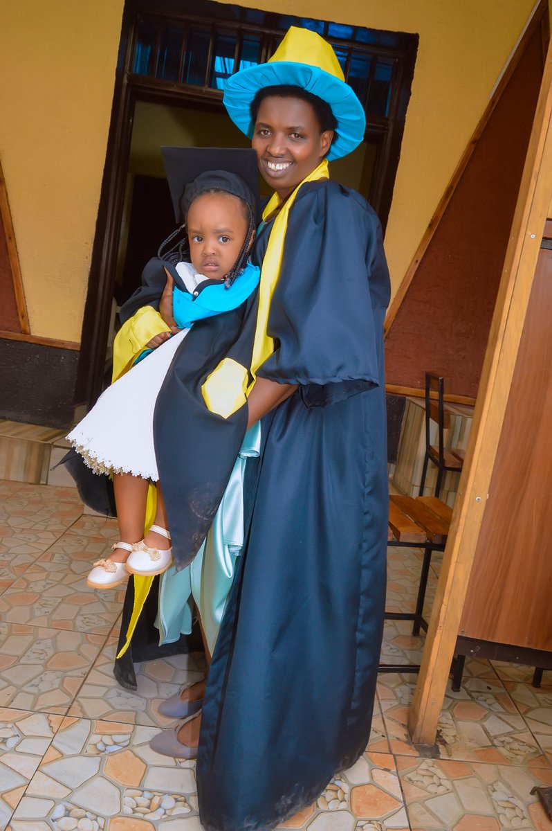 KimisagaraSector (@kimisagara_sect) on Twitter photo Mu rugo Mbonezamikurire rw'abana bato Hope Family Isimbi rwo mu Kagari ka Kamuhoza Umurenge wa #Kimisagara habereye ibirori by'abana 35 bari hagati y'imyaka 3-5 bari kumwe n'ababyeyi babo.
Bishimira uburere buboneye (Positive Parenting) na school readness <a href="/Nyarugenge/">Nyarugenge District</a> Mu rugo Mbonezamikurire rw'abana bato Hope Family Isimbi rwo mu Kagari ka Kamuhoza Umurenge wa #Kimisagara habereye ibirori by'abana 35 bari hagati y'imyaka 3-5 bari kumwe n'ababyeyi babo.
Bishimira uburere buboneye (Positive Parenting) na school readness <a href="/Nyarugenge/">Nyarugenge District</a>