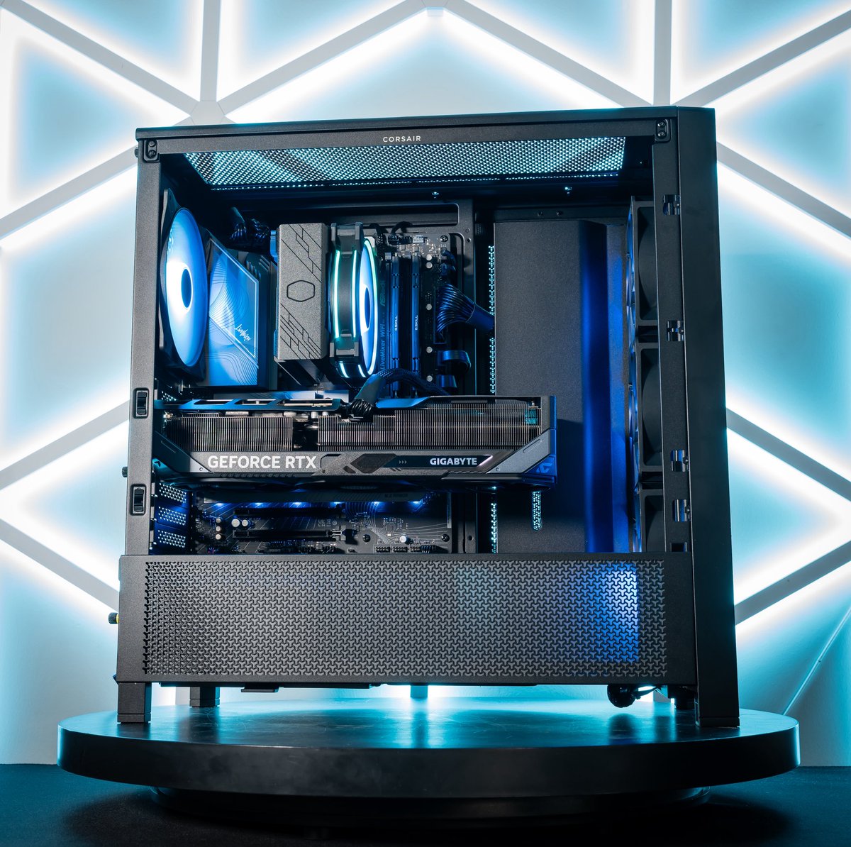 I’ve been doing camps🥎⚾️ &amp; Showing off my new PC at my new facility , use code “Xerox” at checkout for money off your purchases  

#PcDiscount  #Paradoxpc