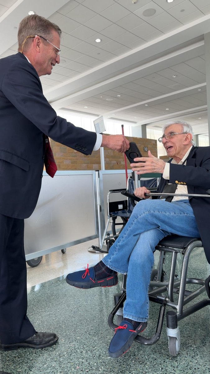 Tim Burchett tweet media