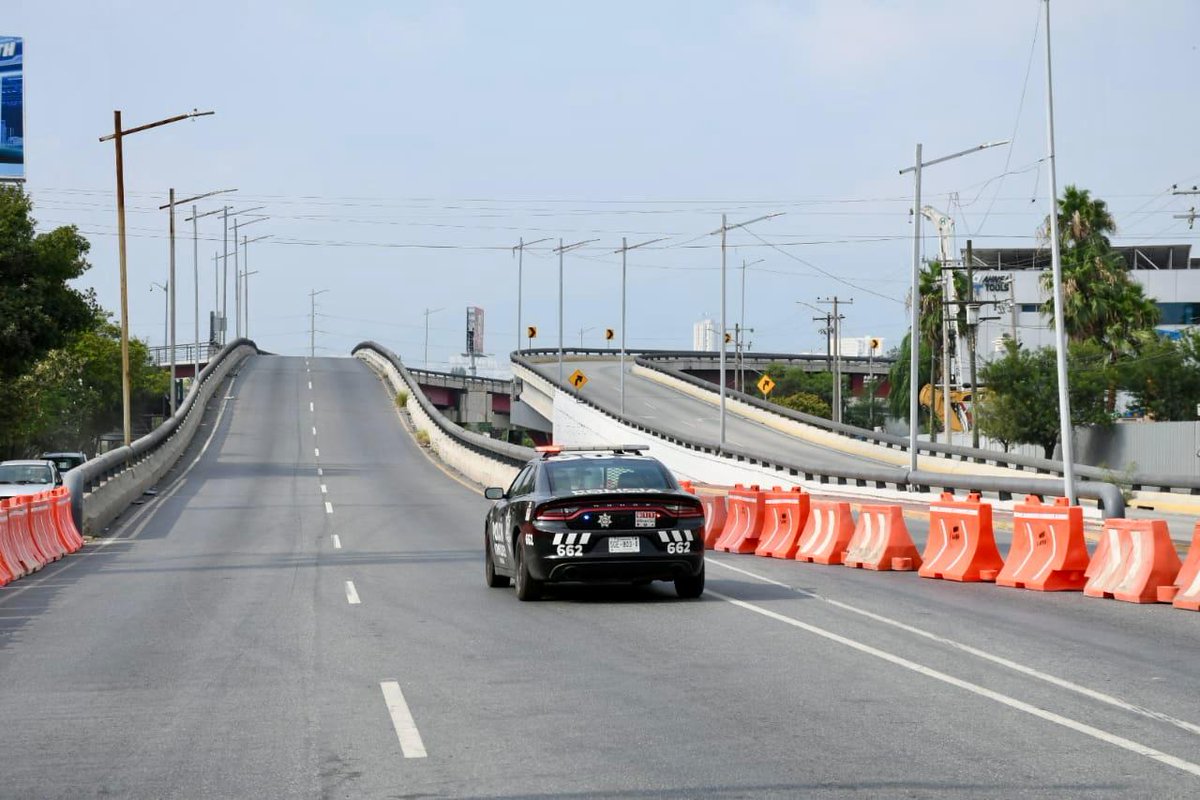 Esta mañana, <a href="/seguridadmtymx/">Secretaría de Seguridad y Protección Ciudadana</a> inició el carril reversible en la Avenida Morones Prieto, en el sentido de la circulación al poniente.

Con estas acciones buscamos agilizar la vialidad en diferentes zonas de la ciudad.

#AquíSeResuelve