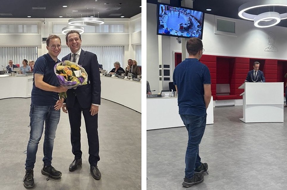 De Zoetermeerse VVD (@vvdzoetermeer) on Twitter photo Op 14 juli werd afscheid genomen van VVD-commissielid Quinten De Gruijter. Na drie jaar actief te zijn geweest in de fractie van de <a href="/VVDZoetermeer/">De Zoetermeerse VVD</a> legt hij zijn functie neer. Hij gaat zich volledig toeleggen op zijn masters-studie in Cambridge. Lees verder vvdzoetermeer.nl/2025/07/gruijt⦠Op 14 juli werd afscheid genomen van VVD-commissielid Quinten De Gruijter. Na drie jaar actief te zijn geweest in de fractie van de <a href="/VVDZoetermeer/">De Zoetermeerse VVD</a> legt hij zijn functie neer. Hij gaat zich volledig toeleggen op zijn masters-studie in Cambridge. Lees verder vvdzoetermeer.nl/2025/07/gruijtā¦