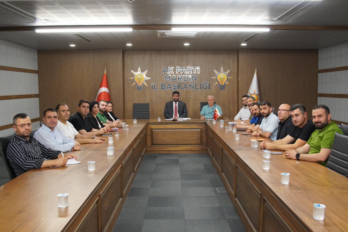 İl Başkanımız Sn.Mehmet Uncu'nun Başkanlığında gerçekleştirilen İl Yürütme Kurulu Toplantısına katılım sağladık.

Gerçekleştirilen Toplantının hayırlara vesile olmasını temenni ediyorum.