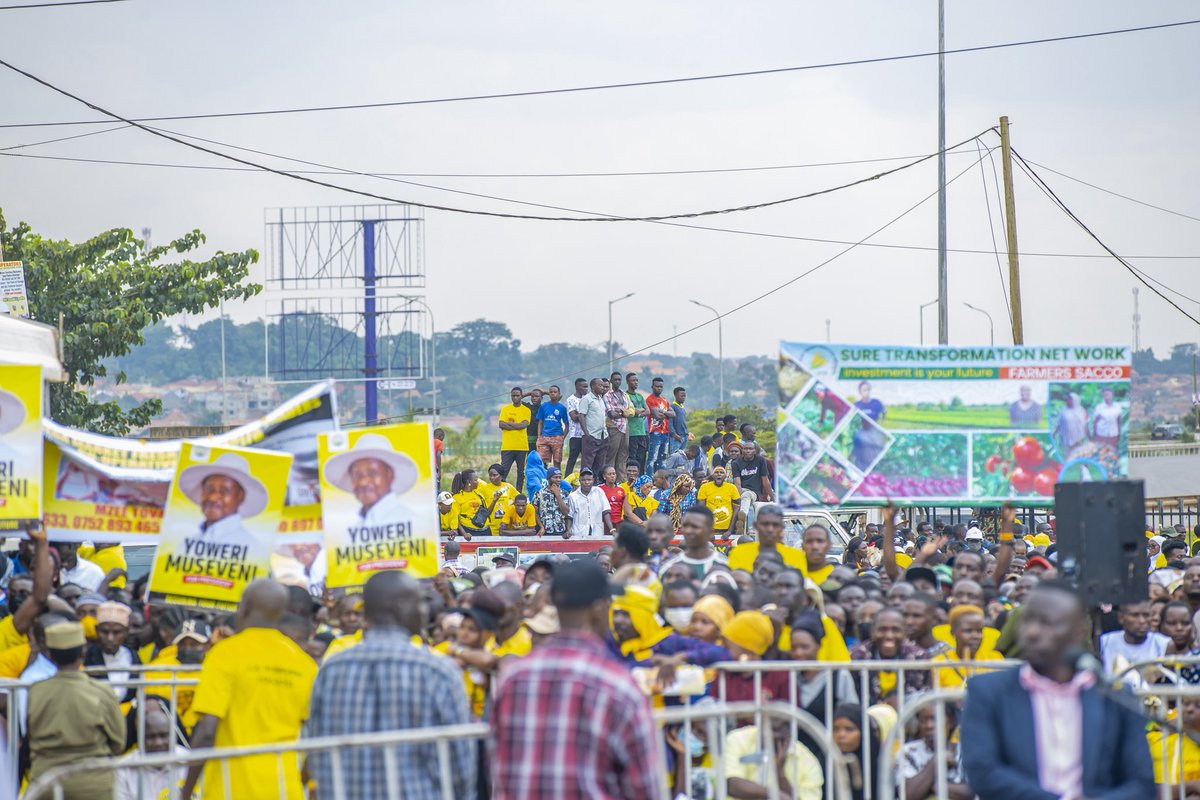 ๐ถ๐๐n Robert (@kingowenr) on Twitter photo Earlier today, Kampala was painted Yellow as residents welcomed <a href="/KagutaMuseveni/">Yoweri K Museveni</a> as he embarks on his wealth creation tour in the Capital.
๐ธ<a href="/KingOwenR/">๐ถ๐๐n Robert</a> Earlier today, Kampala was painted Yellow as residents welcomed <a href="/KagutaMuseveni/">Yoweri K Museveni</a> as he embarks on his wealth creation tour in the Capital.
๐ธ<a href="/KingOwenR/">๐ถ๐๐n Robert</a>