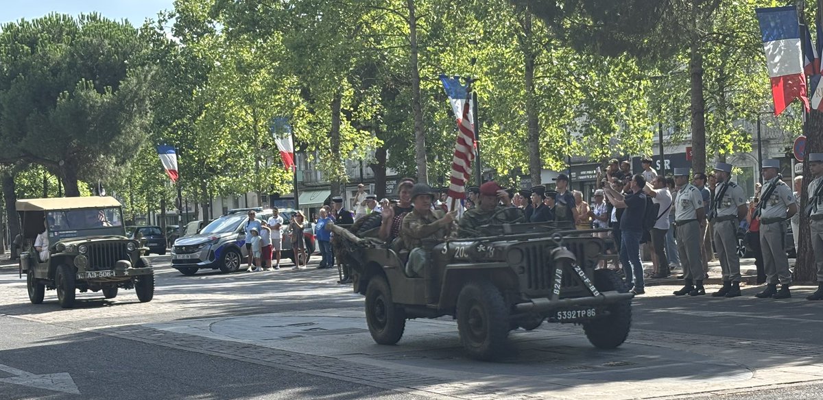 Valerie Dauge ⭐️⭐️ (@daugevalerie) on Twitter photo 🔵⚪️🔴 Présente à la cérémonie du #14juillet à Châtellerault, sous la présidence de Judicaële Ruby sous-préfète, <a href="/jpabelin/">Jean-Pierre ABELIN</a> #maire et <a href="/MARIEBELLAMY/">Marie-Jeanne Bellamy</a> #sénatrice.
Un moment fort aux côtés des autorités, porte-drapeaux, pompiers et citoyens.
🇫🇷 Liberté, Égalité, Fraternité. 🔵⚪️🔴 Présente à la cérémonie du #14juillet à Châtellerault, sous la présidence de Judicaële Ruby sous-préfète, <a href="/jpabelin/">Jean-Pierre ABELIN</a> #maire et <a href="/MARIEBELLAMY/">Marie-Jeanne Bellamy</a> #sénatrice.
Un moment fort aux côtés des autorités, porte-drapeaux, pompiers et citoyens.
🇫🇷 Liberté, Égalité, Fraternité.