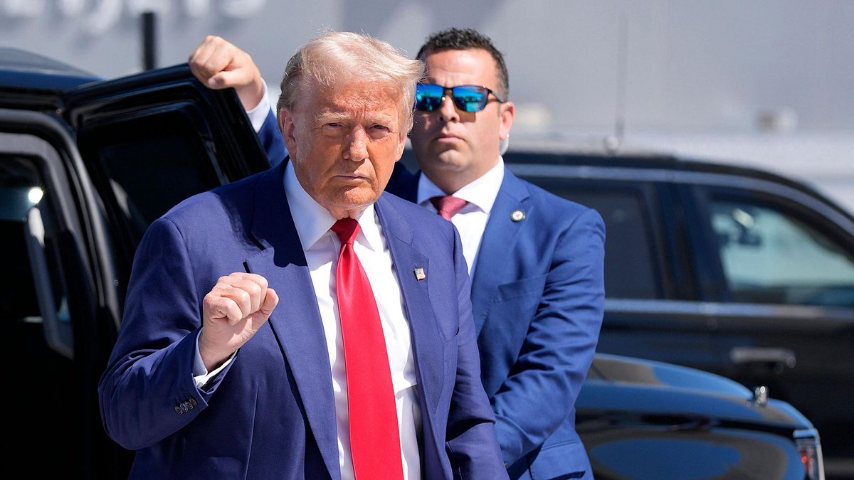 fabiovillalobo5's tweet photo. ☝😎#teamTrump #LaCañonera #TrumpForce47
Hoy hace un año del atentado a Donald J. Trump en Butler, Pennsylvania, lo que marcó un antes y un después en la política de EEUU y el mundo
Never Forget - Make America Great Again ! https://t.co/xnsIRQbvE0
