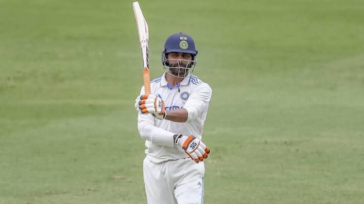 TeamMithilaRajy's tweet image. #INDvsENG #LordsTest Jaddu jadeja #TestCricket
हार तो हम कल ही स्वीकार कर लिए थे जब 193 टारगेट मिला और चार टॉप आर्डर बल्लेबाज 50 से 60 रन के भीतर हम गँवा बैठे थे पर आज जिस तरह आपने अपना दम खम दिखाया और मैच को अंत तक ले गए वो भी पुछल्ले बल्लेबाजों के दम पर और..१/२