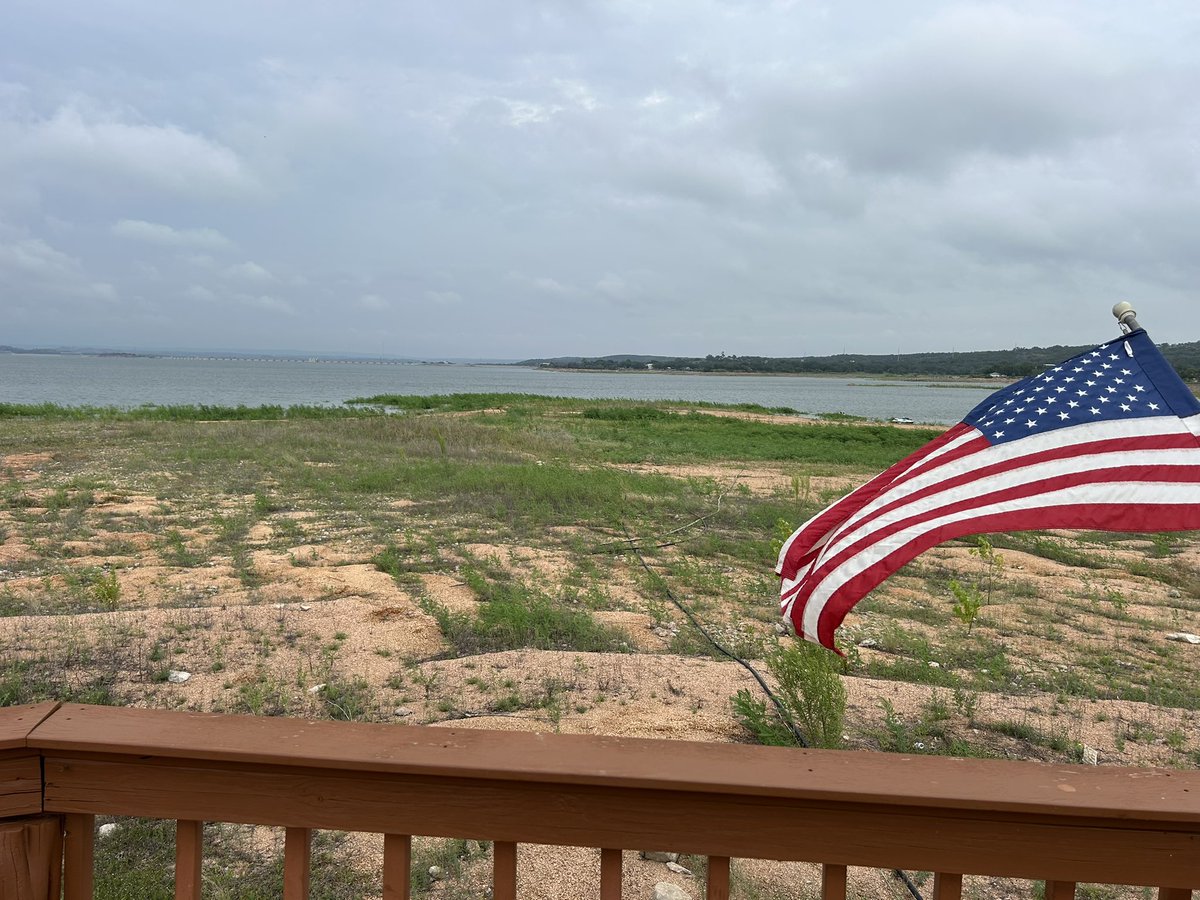 BettieCrossTV's tweet image. Lake Buchanan before and after photos. These pictures were taken at Willow Point Resort on Lake Buchanan before the 4th of July flooding and after. “It hasn’t been this high, I would say, in 15 years,” said resort owner Gwen Carpenter. @cbsaustin