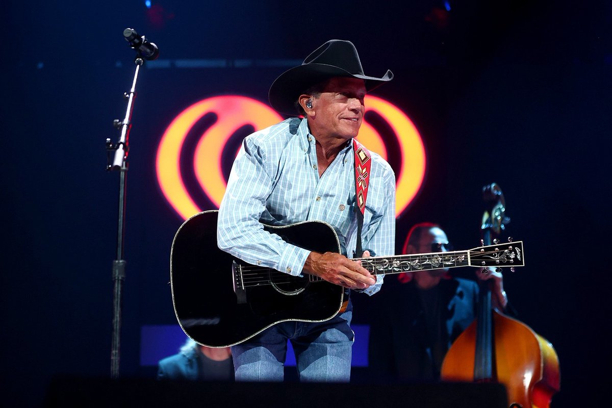 GeorgeStrait's tweet image. The countdown is on! Less than a week until @SofiStadium turns into a honky tonk.Tag who you will be bringing with you in the comments!
📸: Matt Winkelmeyer / Getty Images for iHeartMedia