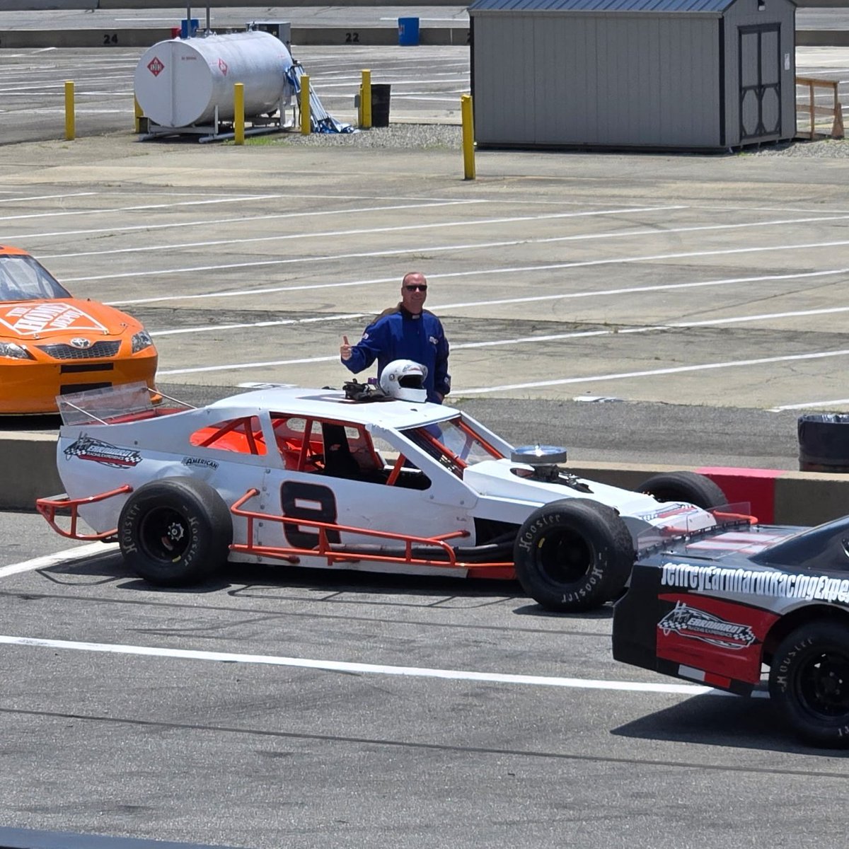 junnbugg9452's tweet photo. @JEarnhardt1 @southbostonspeedway funn times! https://t.co/Vc178dN7vU