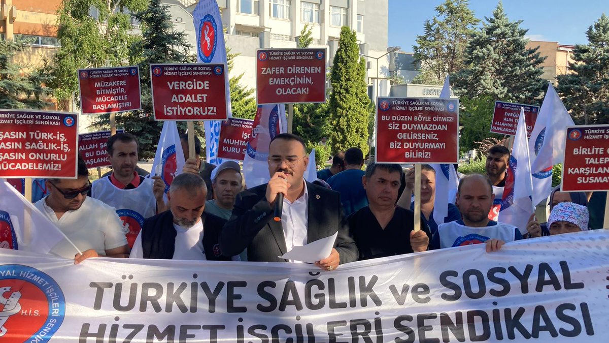 “Emeğimizin Karşılığını Alacağız!”

Gece gündüz demeden çalışan sağlık ve sosyal hizmet işçilerinin sesi her geçen gün daha gür çıkıyor.
Geçim derdimiz büyüyor, sabrımız tükeniyor!
Emeğimiz yok sayılamaz, alın terimiz görmezden gelinemez!

👇
Türkiye Sağlık ve Sosyal Hizmet