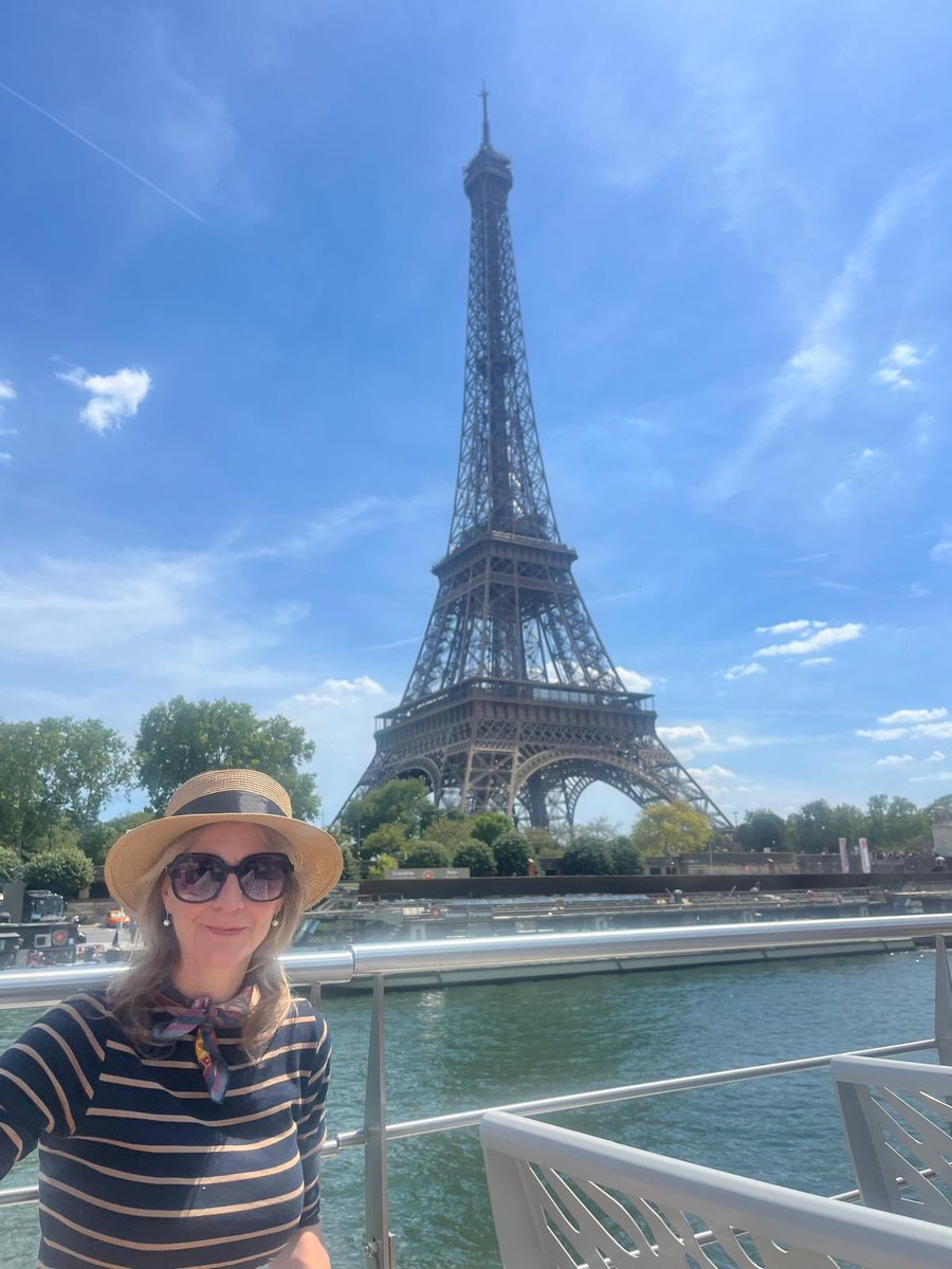KateGarnerMusic's tweet image. Happy Bastille Day to all my French friends! 🇫🇷 
Photo taken on my Paris trip in May for 25th wedding anniversary ♥️#BastilleDay