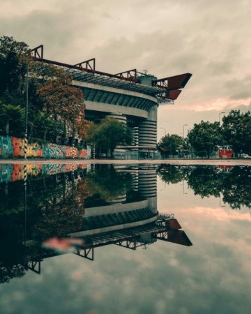 San Siro Reflections

📸 Simone Daino