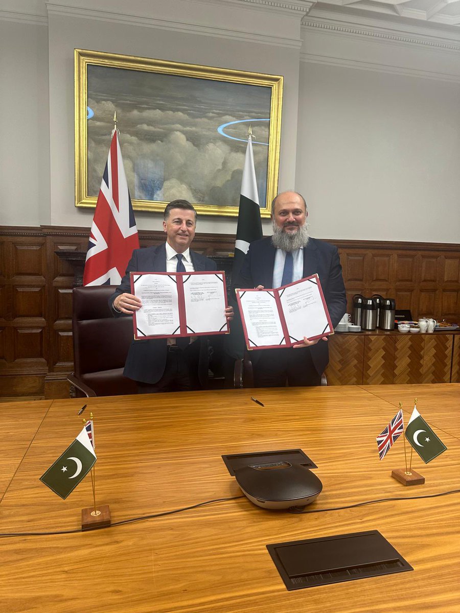 Today marked a landmark day in trade ties of UK and Pakistan. 

The day culminated in the signing of the UK-Pakistan Trade Dialogue with UK Trade Minister Mr Douglas Alexander—paving the way for targeted working groups &amp; stronger trade flows. 

#PakUKTrade #TradeDialogue