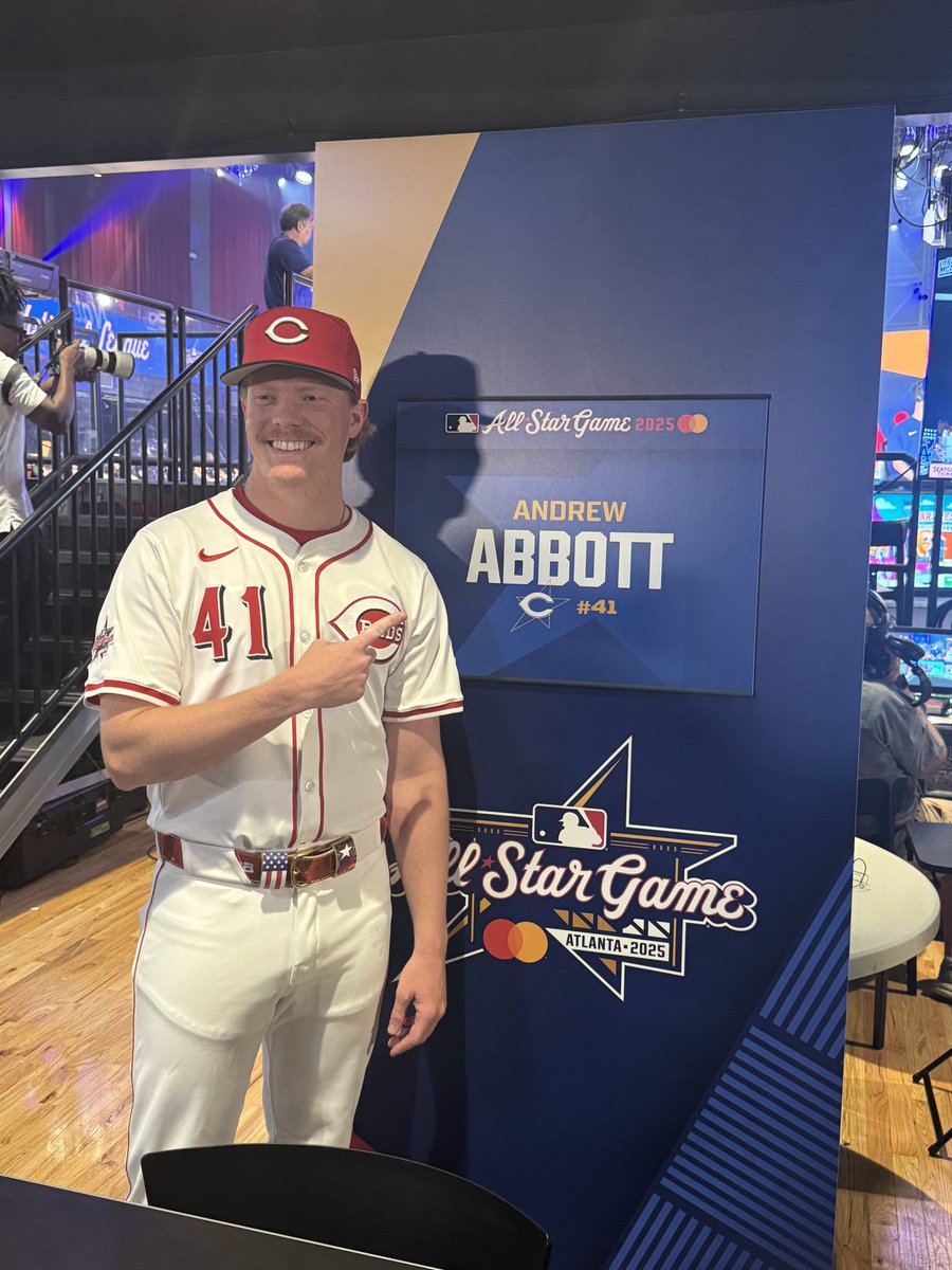 .<a href="/andrewabbott33/">Andrew Abbott</a> 🤝 #AllStarGame 

#GoHoos x #ProHoos