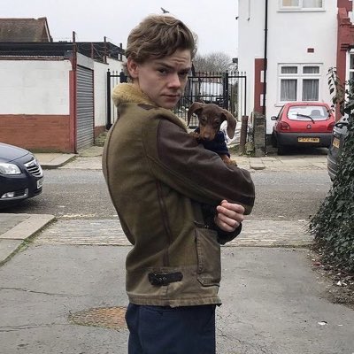 ใช้รูปดิสเพลย์เป็นแบดบอยมาหลายปี เธอบอกไม่เห็นจะดี เลยพยายามอีกที เผื่อจะเป็นหนุ่มแสนดี โอบอ้อมอารี มีมุทิตาจิต เป็นมิตร รักสัตว์ ชัดเจน ไม่เห็นแก่ตัว ความชั่วไม่ทำ กระทำแต่กรรมดี มีแต่ความอ่อนโยน ละมุนละไมกว่าสายไหมอยุธยา ให้เทอคนเดวเลย 💖

#NewProfilePic