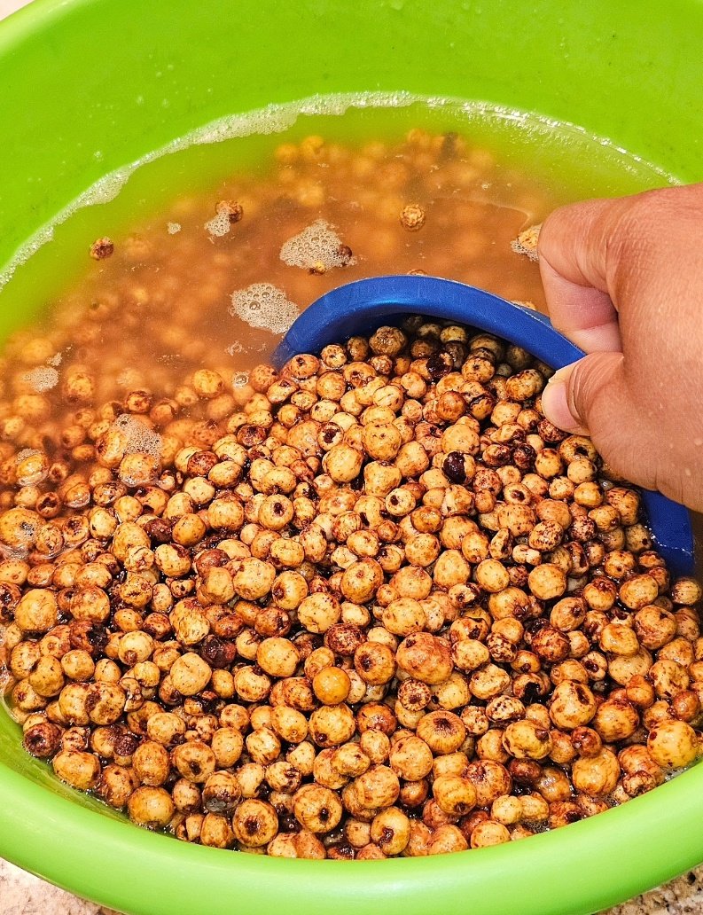 Invaluablemoi ♥️ Ayékòótó 🦜 (@invaluablemoi) on Twitter photo I will get coconut and banana during the weekend and make tigernut milk.
<a href="/Fummzydfoods/">Fummzydfoods</a> sent me dates and tigernuts. It is this weekend that I will know whether you guys lied about what you said about tigernut milk😂 I will get coconut and banana during the weekend and make tigernut milk.
<a href="/Fummzydfoods/">Fummzydfoods</a> sent me dates and tigernuts. It is this weekend that I will know whether you guys lied about what you said about tigernut milk😂