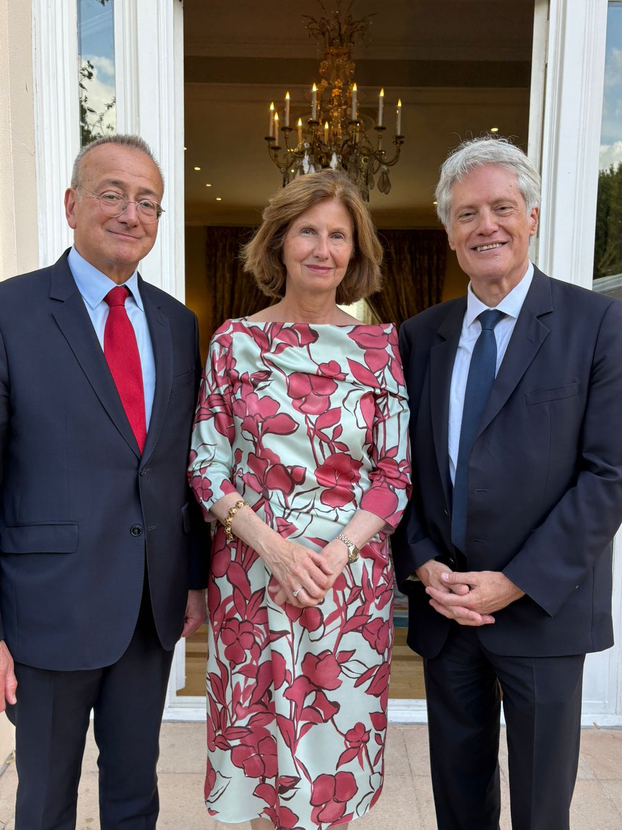 ChelFulhamBen's tweet image. Following a great week for deepening UK-French relations, a pleasure to celebrate Bastille Day (le 14 juillet) with French constituents, the French Ambassador @AmbDuchene and EU Ambassador @PedroSerranoEU. Stronger with France, stronger with Europe, all in the common interest.