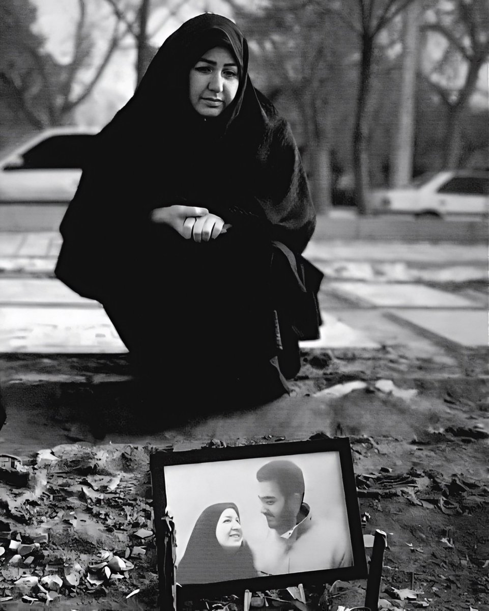 gorbeblack's tweet image. یه مادر که با اذان صبح، امیدشو دار زدن.
#مجیدرضا_رهنورد
