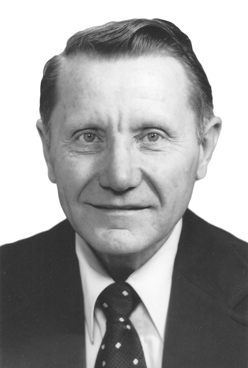 InventorsHOF's tweet image. Built to withstand deep ocean pressure, Inductee Harold “Bud” Froehlich designed a powerful submersible that revolutionized exploration confirming plate tectonics, discovered 300+ animal species and captured the first images of the RMS Titanic. bit.ly/3Gj6usd #OceanLife