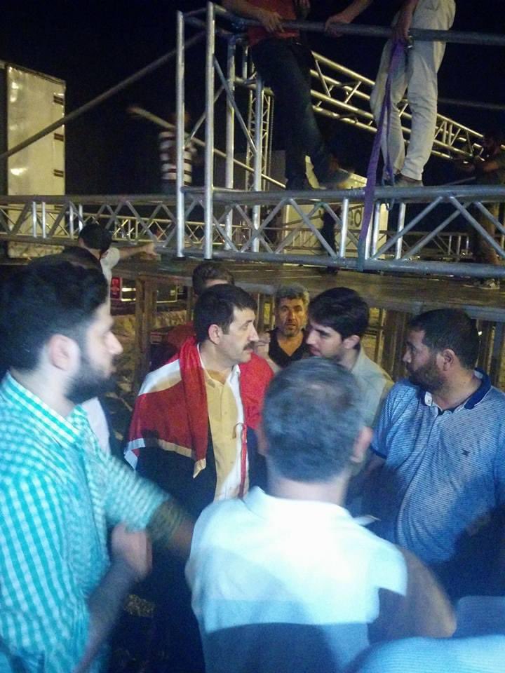İsmail (İDEM) Siyaroğlu (@ismailidem00) on Twitter photo Evet o gün ordaydık!
Darbe olduğu haberini duyar duymaz tüm belediyelerden önce derhal belediyeye ait tüm araç ve ekipmanları Tuğayın Ana kapısına çekerek engel olmuştur.
Ama darbeyi yapanlarda şuan mesaj yayımlıyorlardır ki,
Ama biliyoruz kim dost kim hain.
<a href="/MehmetEkinci63/">Mehmet EKİNCİ 🇹🇷</a> Evet o gün ordaydık!
Darbe olduğu haberini duyar duymaz tüm belediyelerden önce derhal belediyeye ait tüm araç ve ekipmanları Tuğayın Ana kapısına çekerek engel olmuştur.
Ama darbeyi yapanlarda şuan mesaj yayımlıyorlardır ki,
Ama biliyoruz kim dost kim hain.
<a href="/MehmetEkinci63/">Mehmet EKİNCİ 🇹🇷</a>