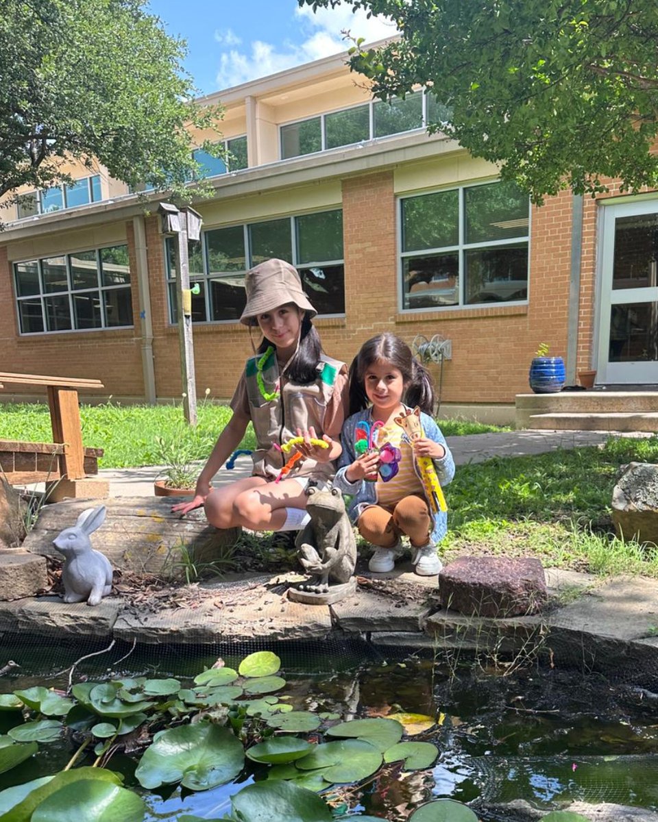 dallasschools's tweet image. 🐒🌴At @chapelhillpl, students traded in their usual textbooks for compasses,canteens, and binoculars to embark on an educational journey. 
Click the link in bio to read more.