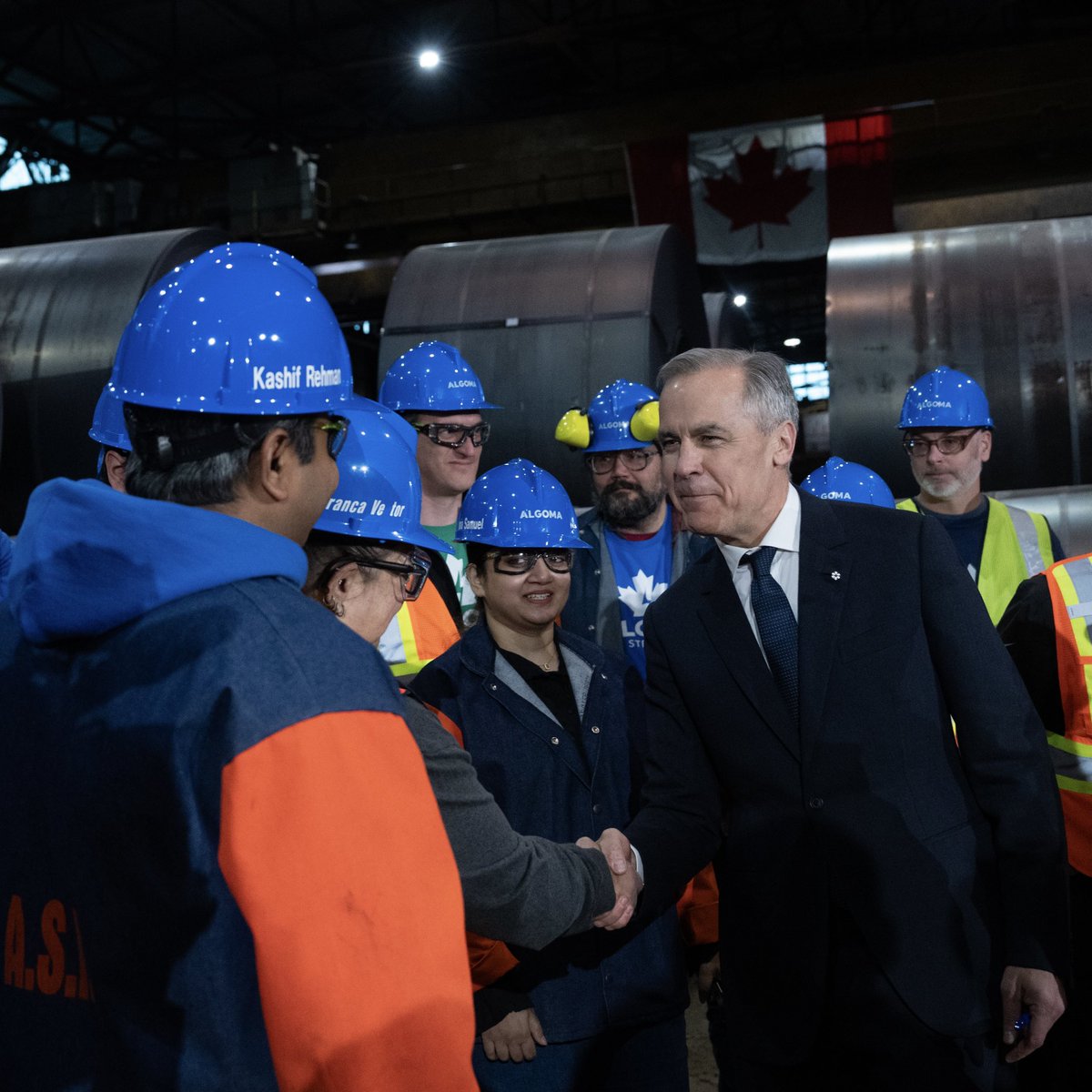 We’re focused on building stronger Canadian industries to create more high-paying careers across the country.
 
To do that, we’re bringing in a new policy that will give Canadian companies better access to federal government contracts — and will restrict companies from countries