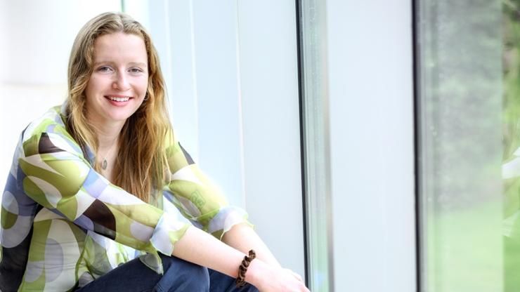 HamiltonCollege's tweet image. Clare Robinson ’25 spent much of her last two years at Hamilton listening to rural communities on the frontlines of climate policy. Her research reveals why local voices are critical to real progress, and what happens when they’re left out. buff.ly/R330vID
#KnowThyself