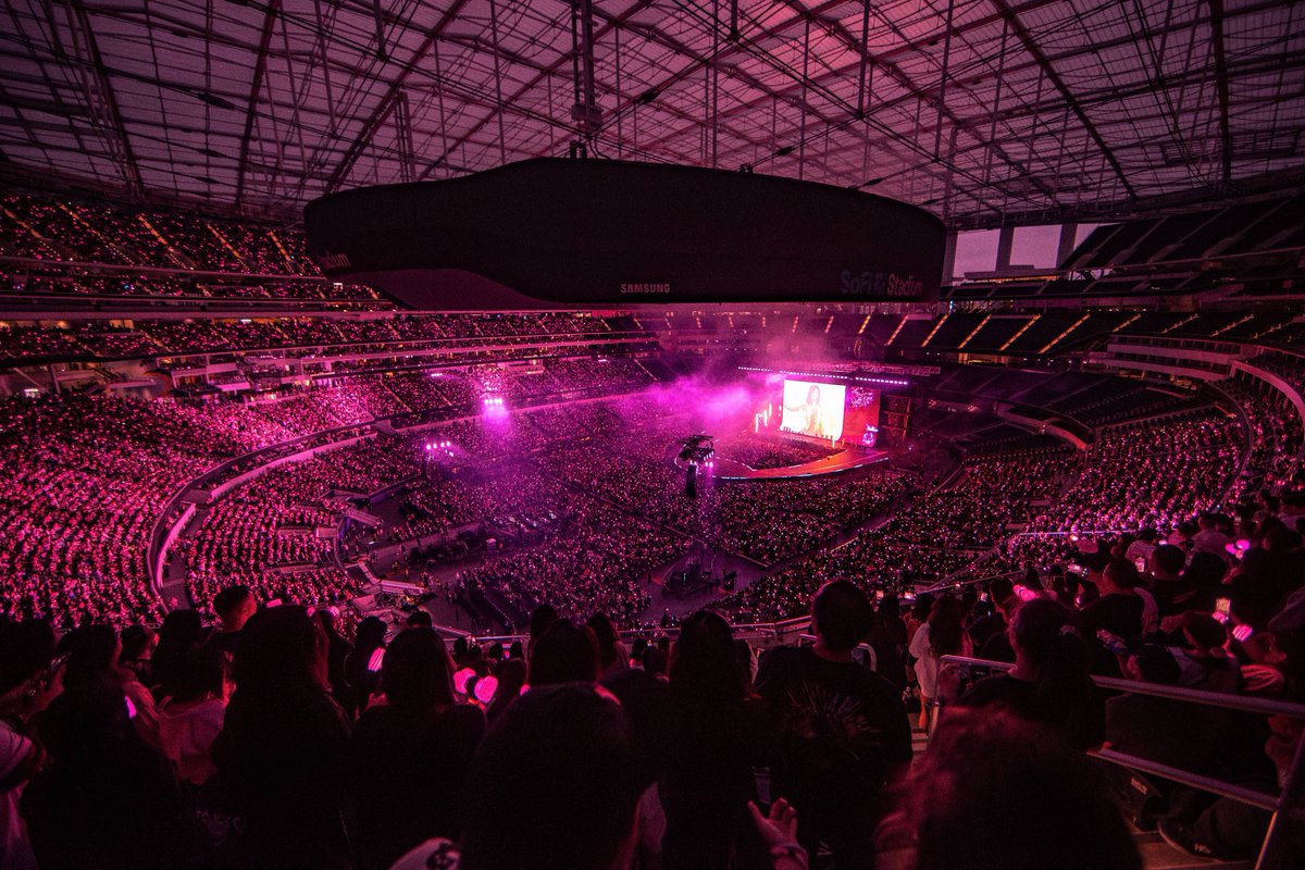 SoFi Stadium (@sofistadium) on Twitter photo How you like that? 🖤💗
<a href="/BLACKPINK/">BLACKPINKOFFICIAL</a> becomes the first girl group ever to sell out #SoFiStadium for two consecutive nights, setting a new record with more than 100,000 fans in attendance.
#BLACKPINK #블랙핑크 #WORLDTOUR #DEADLINE #DEADLINE_IN_LOSANGELES #YG
📸: YG Entertainment How you like that? 🖤💗
<a href="/BLACKPINK/">BLACKPINKOFFICIAL</a> becomes the first girl group ever to sell out #SoFiStadium for two consecutive nights, setting a new record with more than 100,000 fans in attendance.
#BLACKPINK #블랙핑크 #WORLDTOUR #DEADLINE #DEADLINE_IN_LOSANGELES #YG
📸: YG Entertainment